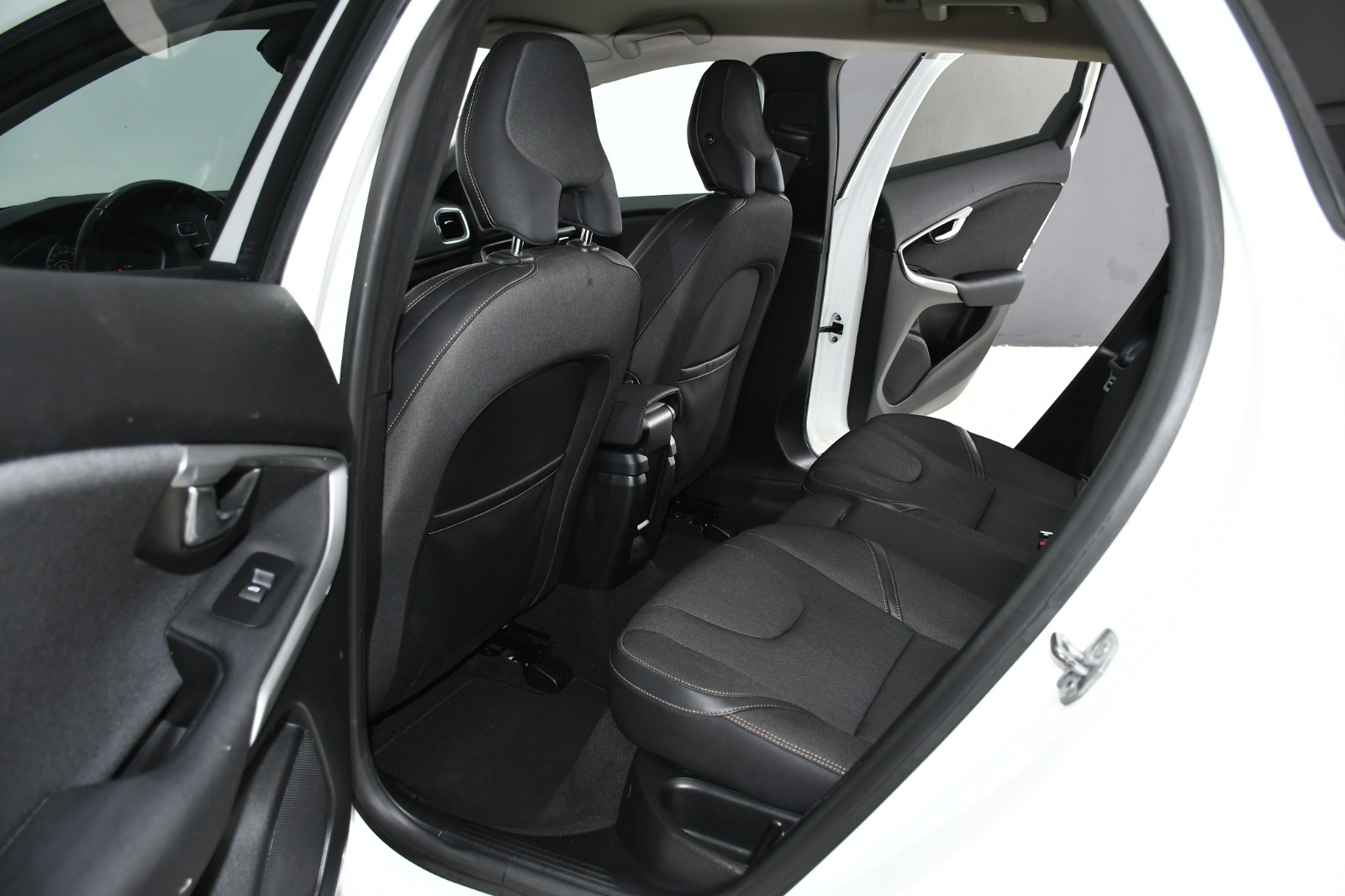 WhatsApp Image 2025-12-03 at 23.39.45_3f89bbfa